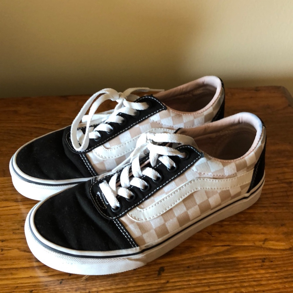 Vans Pink Checkers/Black, Women’s 6.5